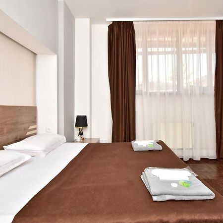Aaa Hotel Yerevan Exterior photo